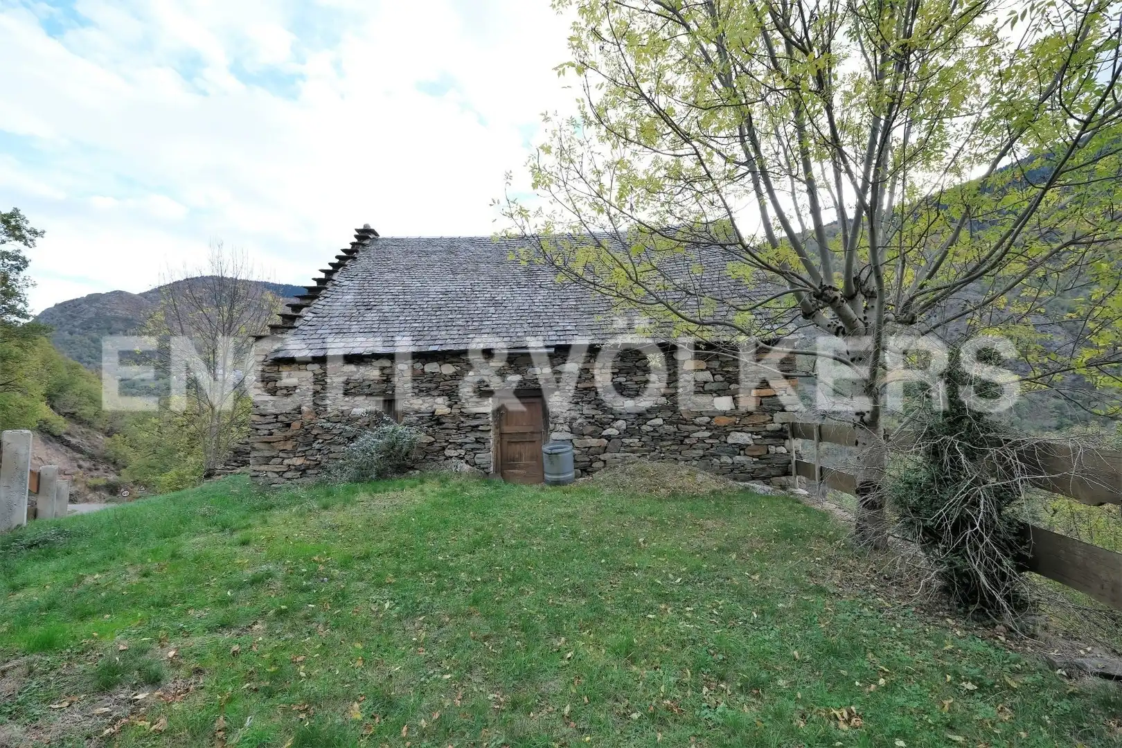 Casa con jardín en venta en Bausen, imagen 3