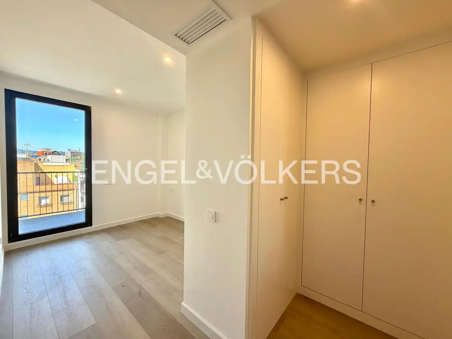 Habitación de Piso de alquiler en Badalona con Aire acondicionado, Calefacción y Parquet