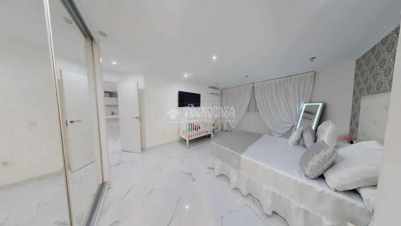 Habitación de Piso en venta en Valencia con Aire acondicionado y Calefacción