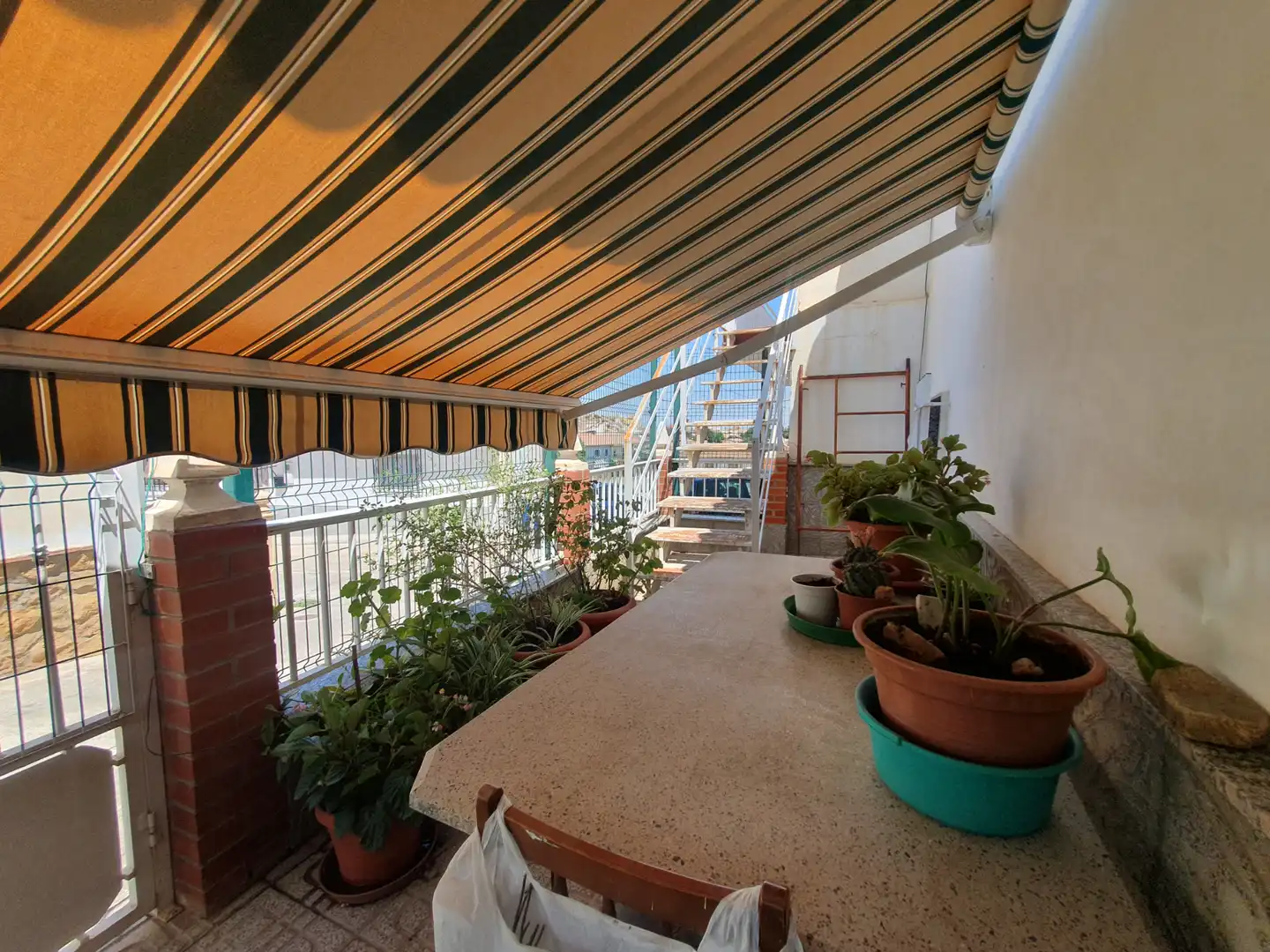 Terrassa de Casa o xalet en venda en Guadix amb Terrassa, Traster i Moblat