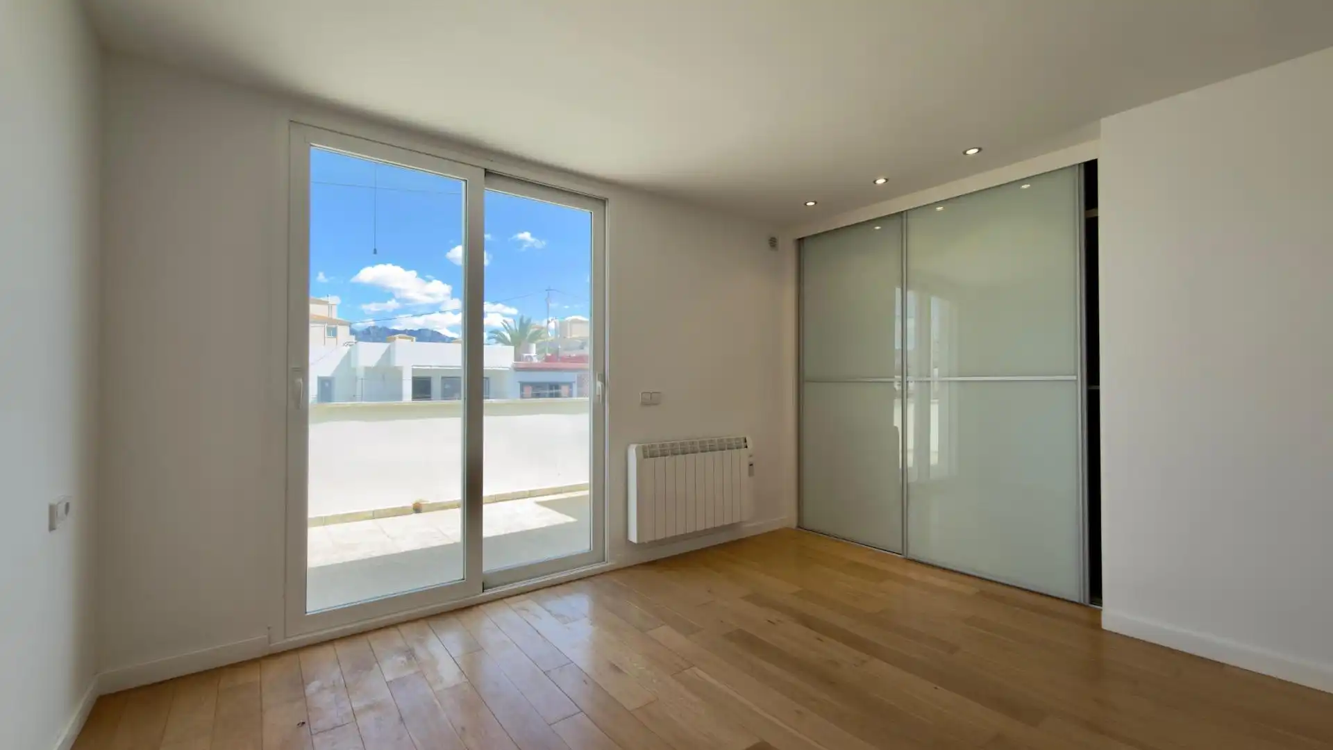 Bedroom of Detached homes for sale in L'Alfàs del Pi  with Air Conditioner, Heating and Terrace