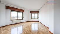 Living room of Flat to rent in  Madrid Capital  with Air Conditioner, Heating and Terrace