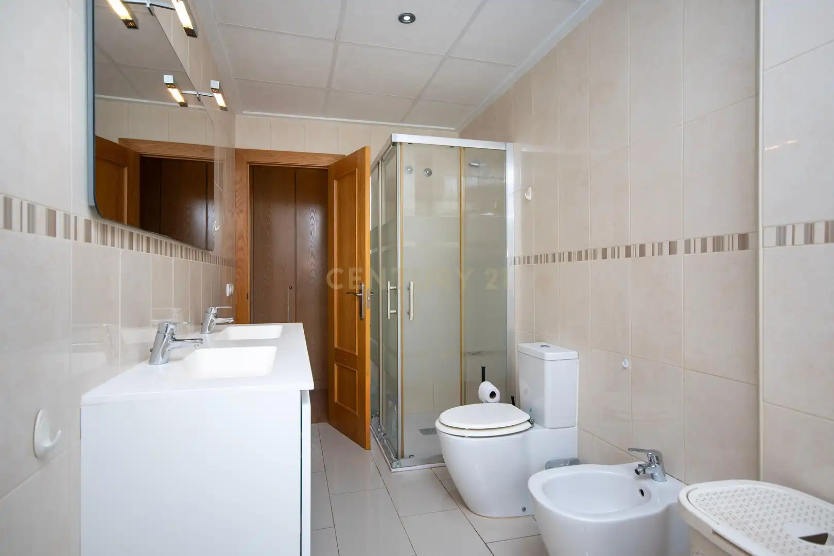 Baño de Casa adosada en venta en Alicante / Alacant con Aire acondicionado, Balcón y Piscina comunitaria