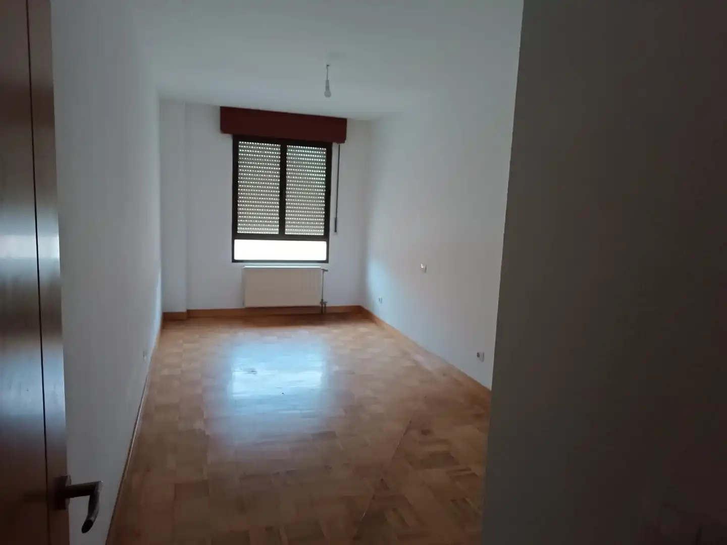 Habitación de Piso en venta en Pradoluengo con Parquet y Terraza