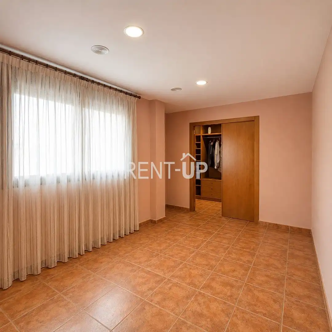 Casa adosada en venta en Novelé  / Novetlè con Aire acondicionado, Terraza y Trastero