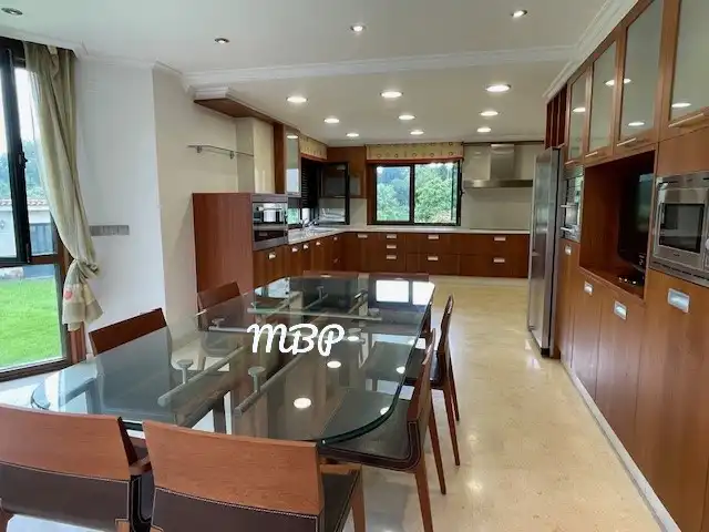 Cuina de Casa o xalet en venda en Pontevedra Capital  amb Moblat