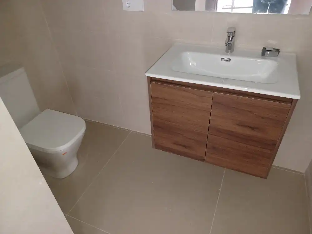Baño de Casa adosada en venta en Cantallops con Aire acondicionado, Calefacción y Jardín privado
