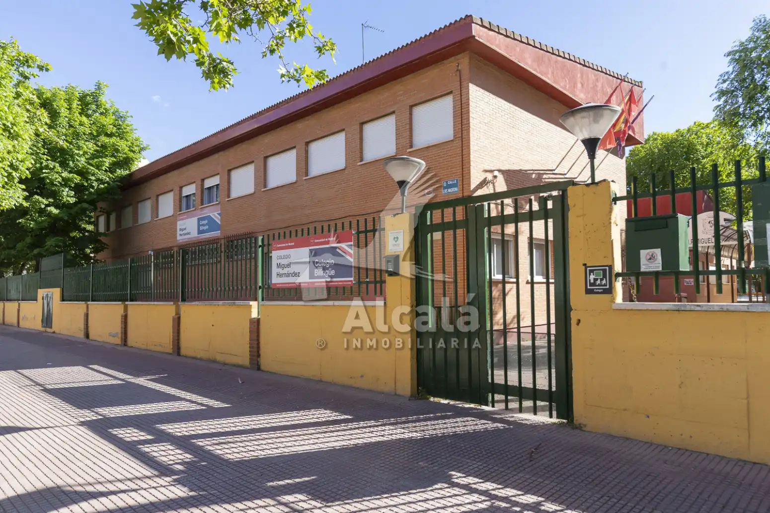 Exterior view of Flat for sale in Alcalá de Henares  with Air Conditioner, Heating and Private garden