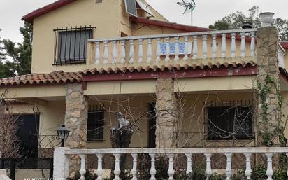 Vista exterior de Casa o xalet en venda en Ayora amb Piscina