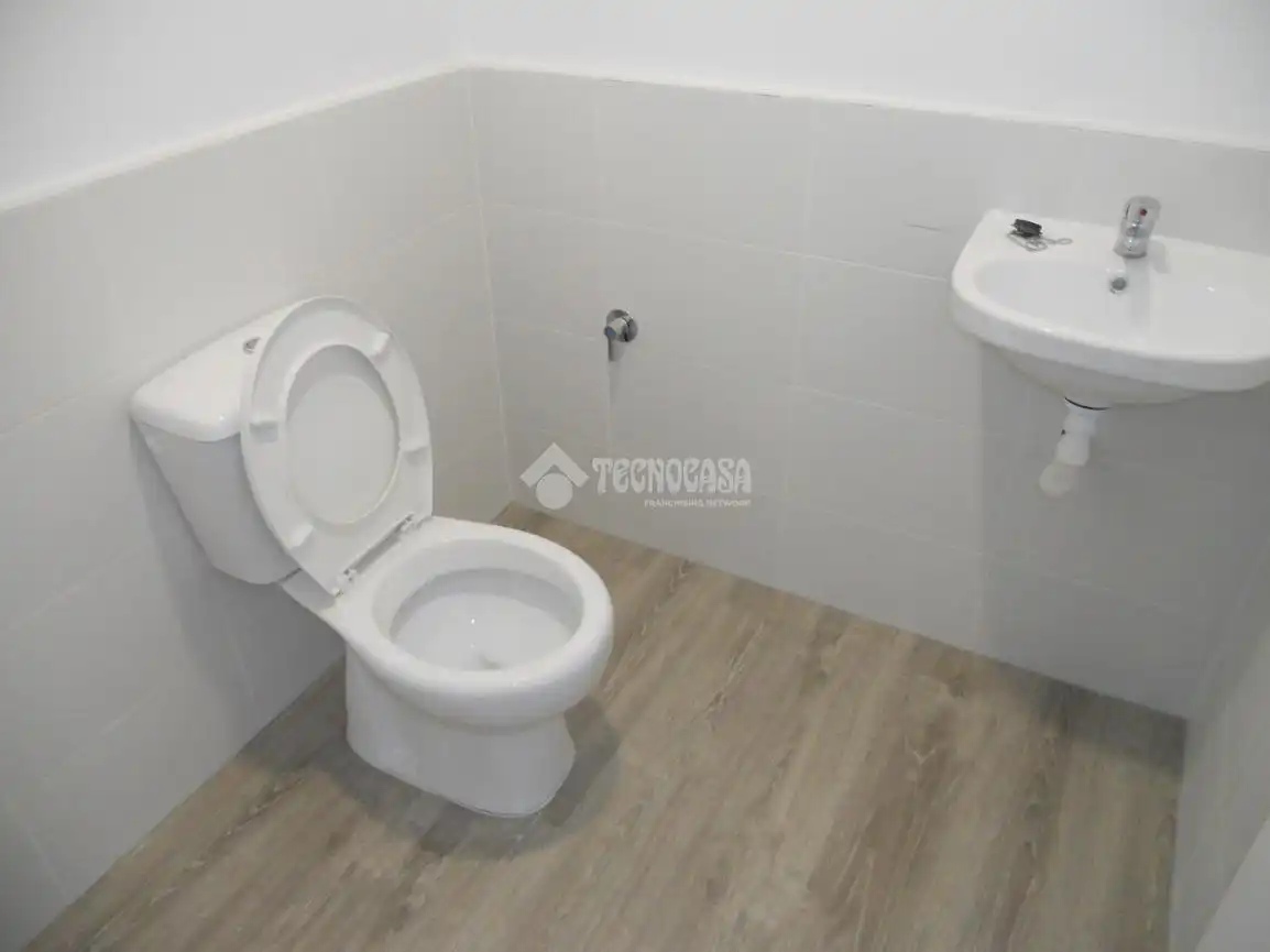 Badezimmer von Geschaftsraum zur Miete in Móstoles