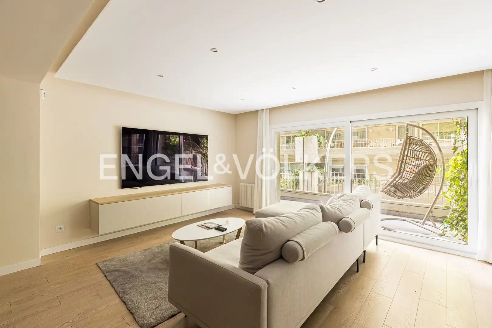 Living room of Flat for sale in Madrid  with Air Conditioner, Heating and Terrace