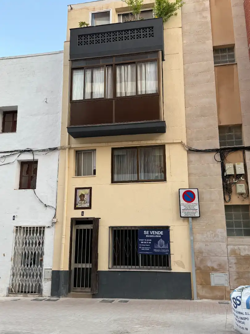 Vista exterior de Casa adosada en venta en Vinaròs con Aire acondicionado, Horno y Balcón