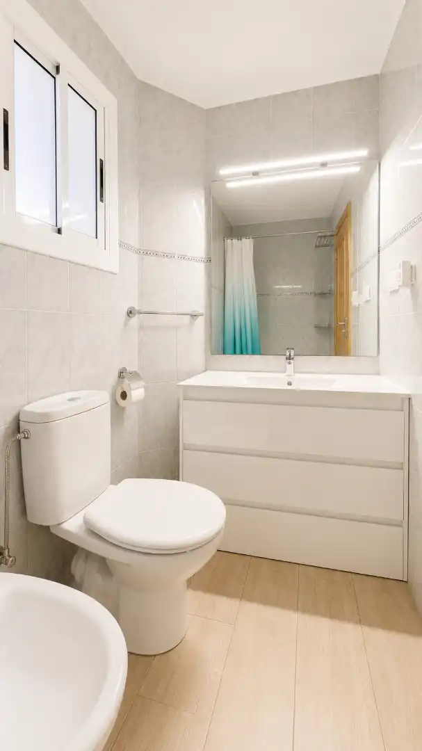 Baño de Piso en venta en Cerdanyola del Vallès con Aire acondicionado, Calefacción y Parquet