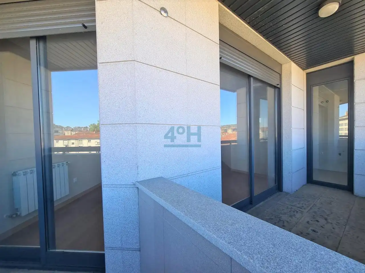 Terrassa de Pis de lloguer en Ourense Capital  amb Calefacció, Parquet i Balcó