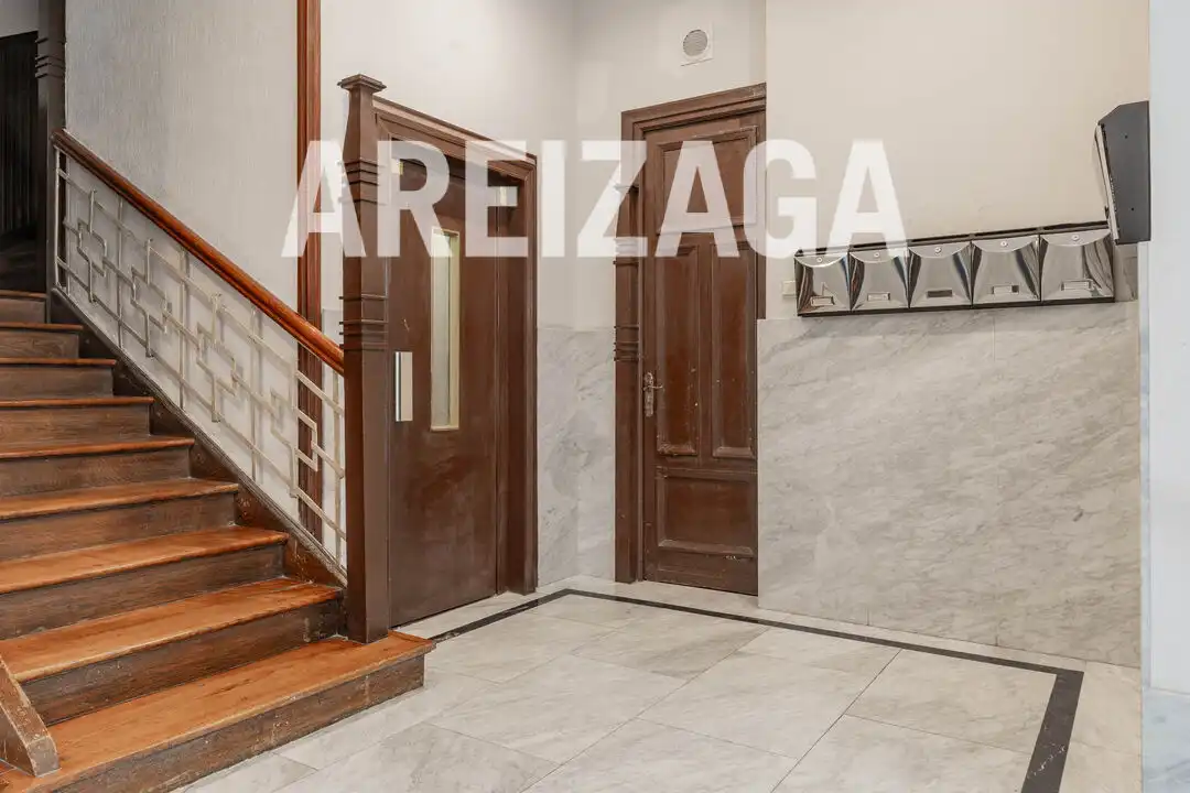 Piso en venta en Donostia - San Sebastián  con Calefacción, Terraza y Trastero