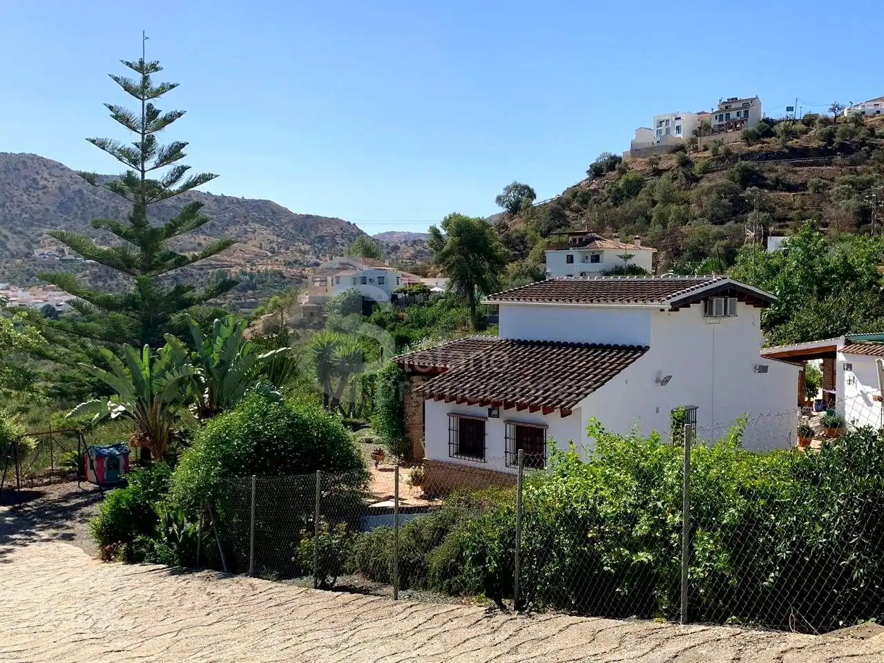 Vista exterior de Casa o xalet en venda en Álora amb Aire condicionat, Jardí privat i Terrassa