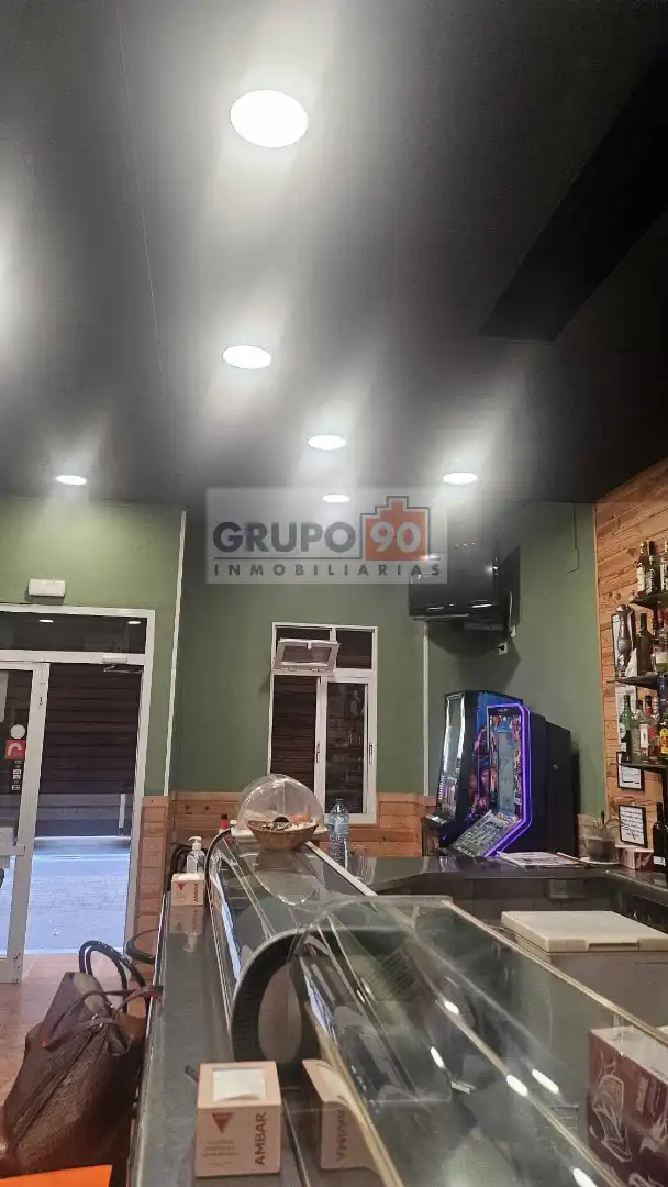 Local de alquiler en Valencia con Amueblado