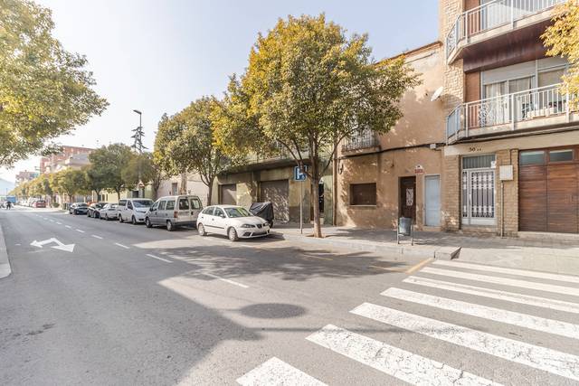 Casa-chalet en Venta en Av de Catalunya  en Mas Rampinyo - Montcada Nova - Carrerada