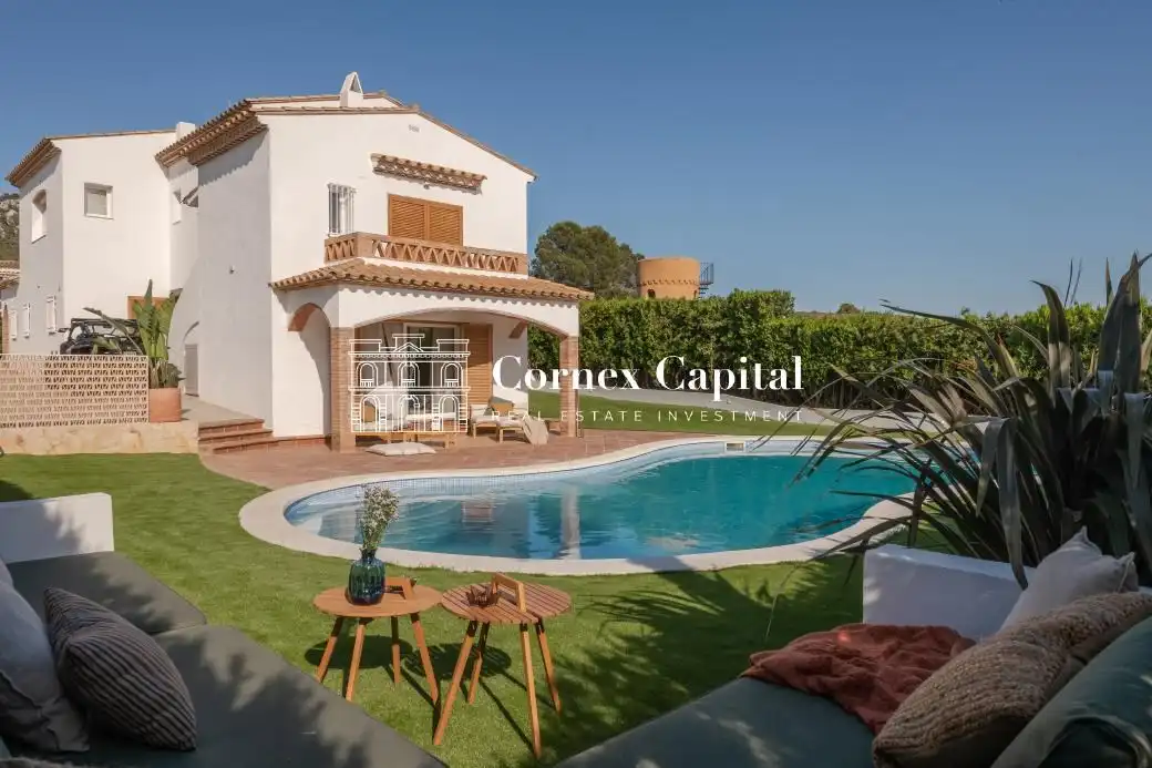 Exterior view of Houses for sale in L'Estartit  with Air Conditioner, Heating and Private garden
