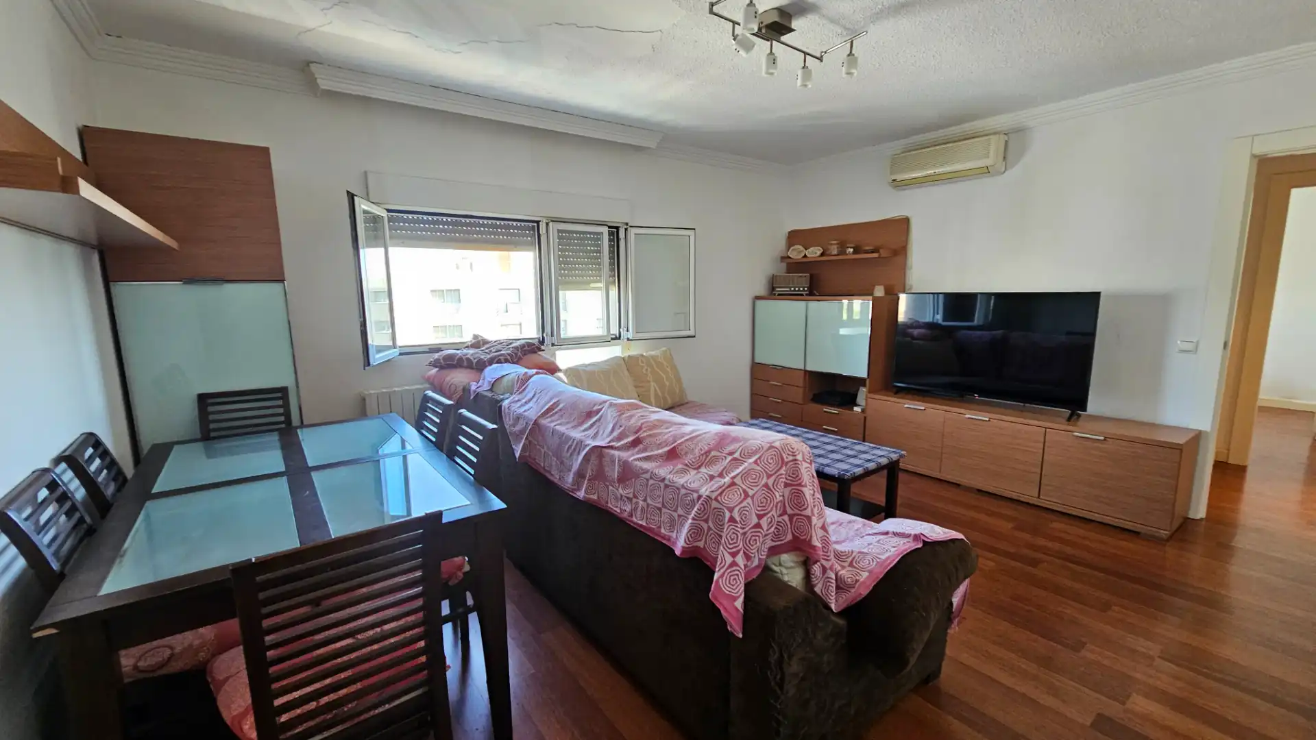 Sala de estar de Piso en venta en Zaragoza con Calefacción y Amueblado