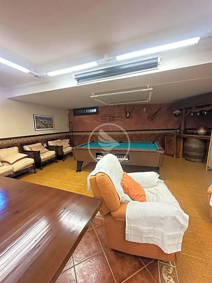 Casa o xalet en venda en Linares amb Aire condicionat, Calefacció i Jardí privat