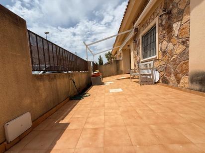Terrassa de Casa adosada en venda en San Pedro del Pinatar amb Aire condicionat, Jardí privat i Terrassa