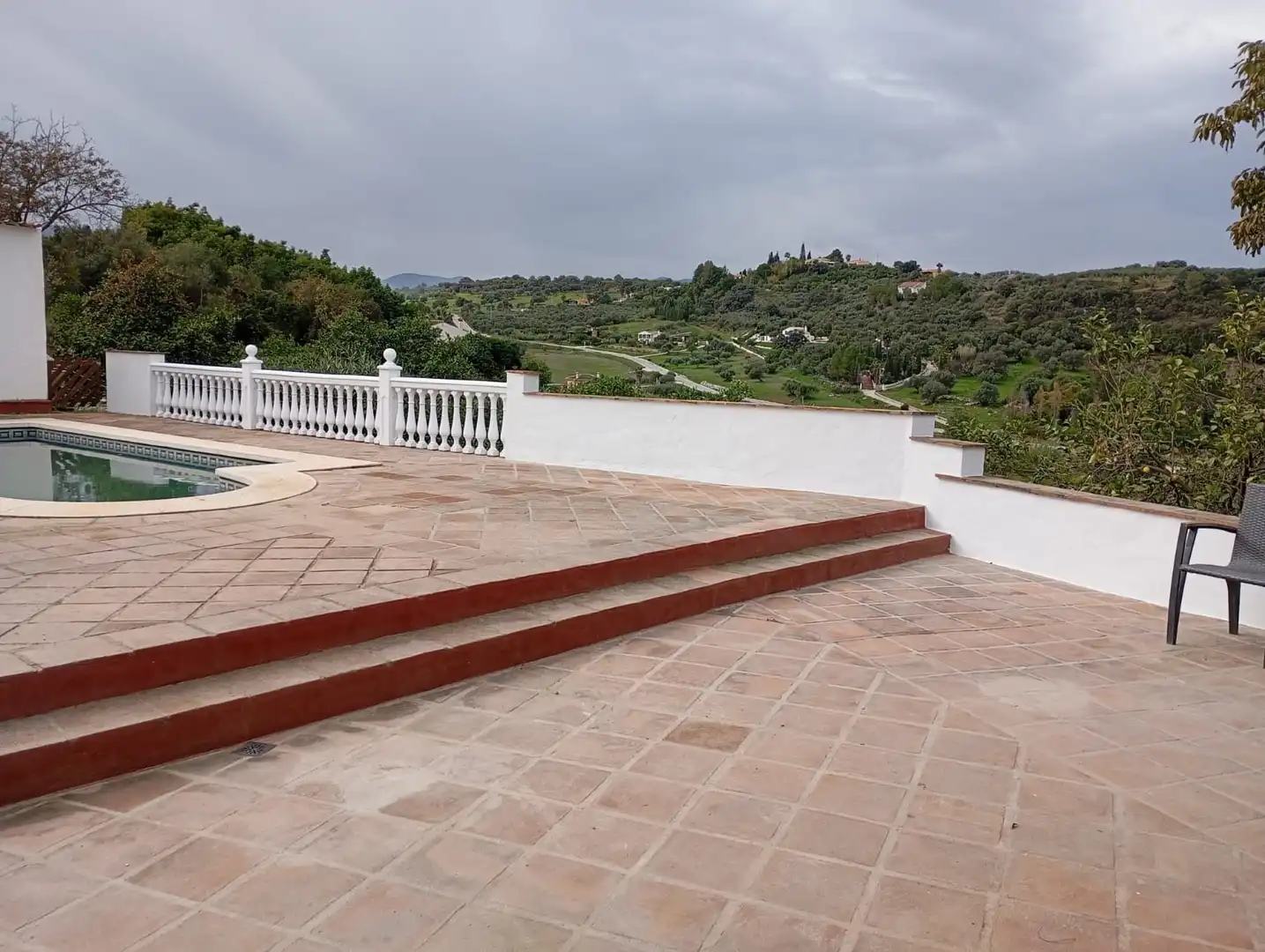 Casa rústica amb piscina en venda a Coín