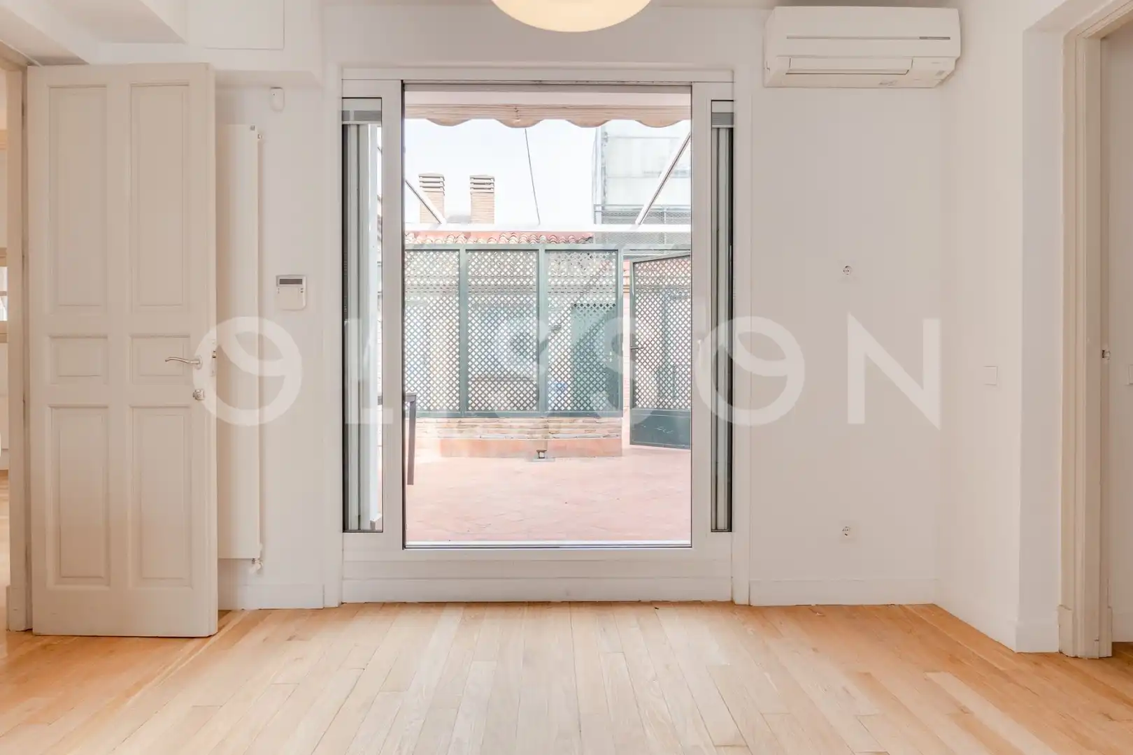 Wohnzimmer von Dachboden zur Miete in Madrid mit Klimaanlage und Terrasse