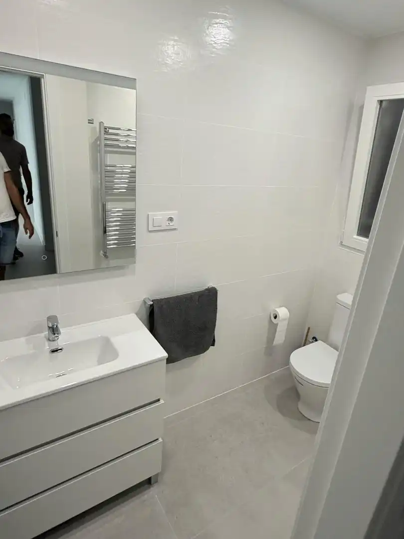 Baño de Piso de alquiler en Madrid con Aire acondicionado, Calefacción y Amueblado