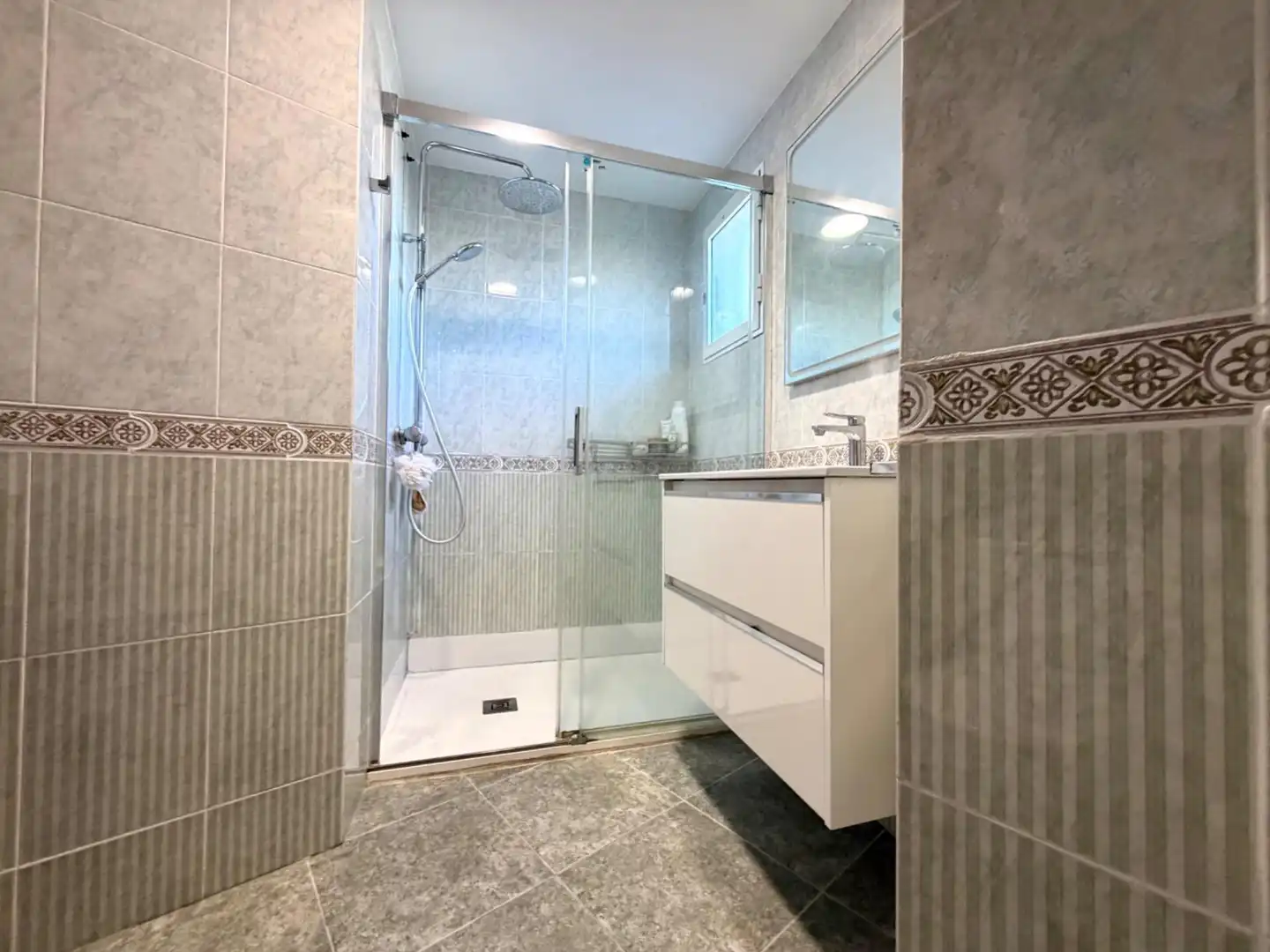 Bathroom of Attic for sale in Burjassot  with Air Conditioner, Heating and Terrace