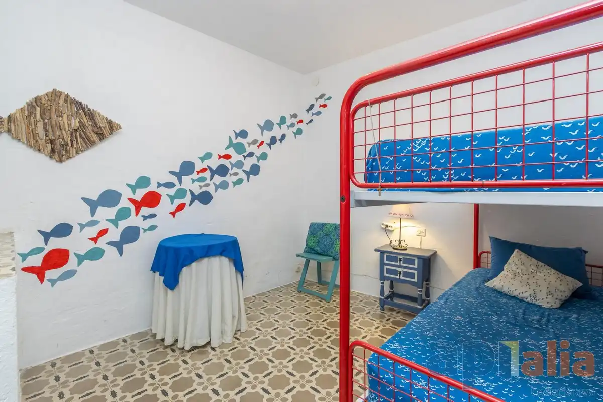 Dormitori de Casa adosada en venda en Begur amb Jardí privat i Moblat