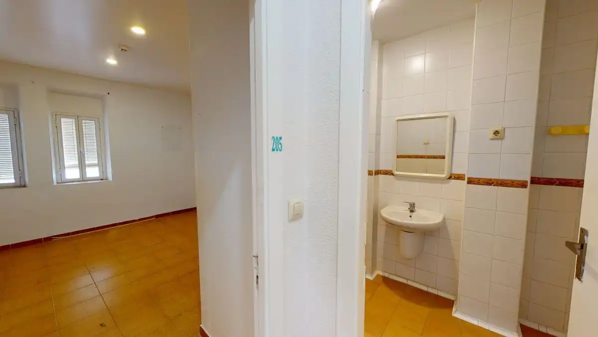 Bathroom of Houses for sale in Sevilla  with Air Conditioner, Terrace and Balcony