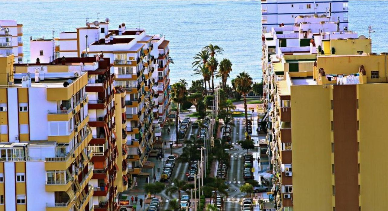 Vista exterior de Apartament en venda en Vélez-Málaga amb Aire condicionat i Piscina comunitària