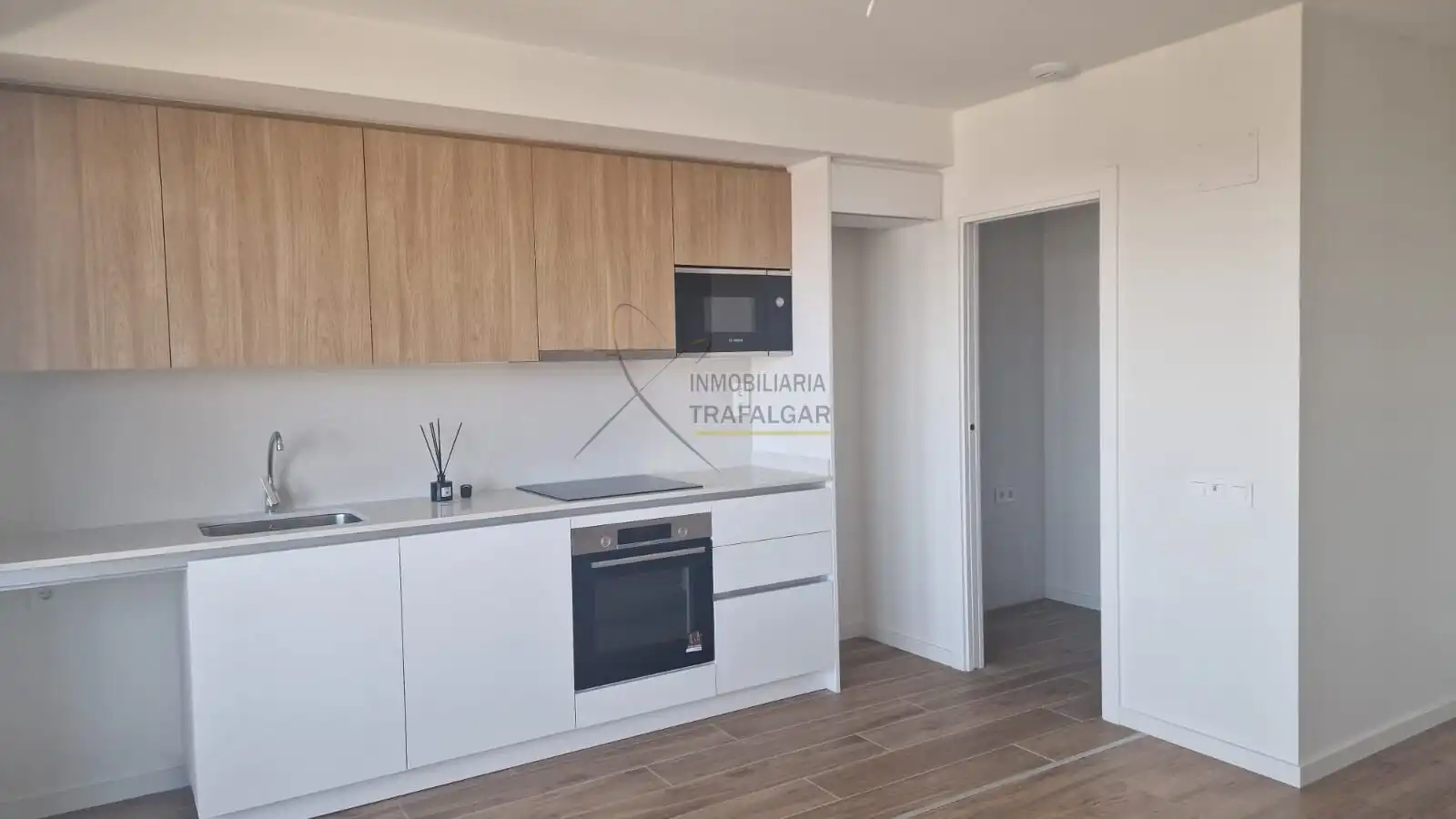 Cuina de Pis de lloguer en Valencia amb Aire condicionat, Parquet i Balcó