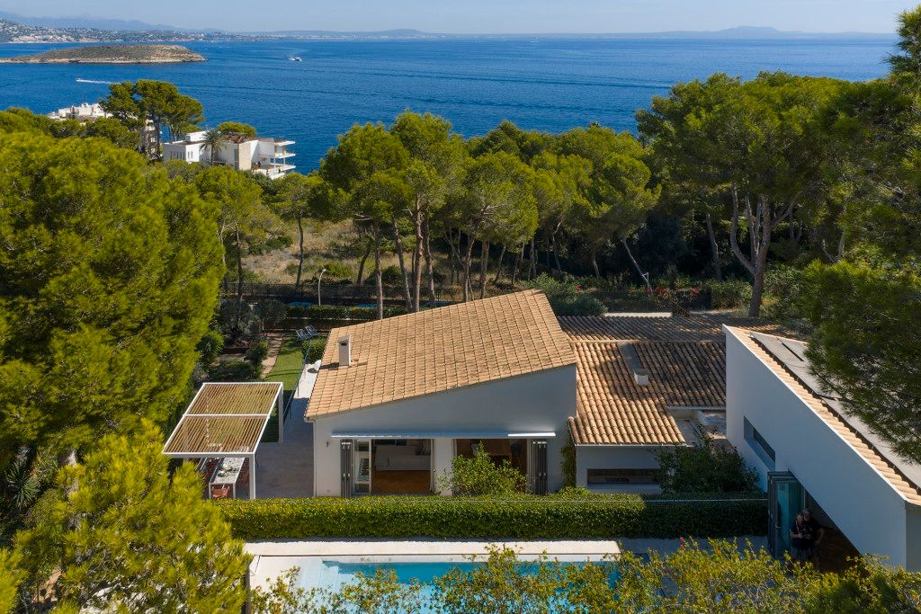 Vista exterior de Casa o xalet en venda en Calvià amb Aire condicionat, Calefacció i Jardí privat