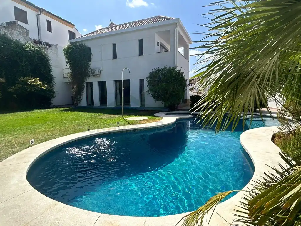 Swimming pool of Houses for sale in Ronda