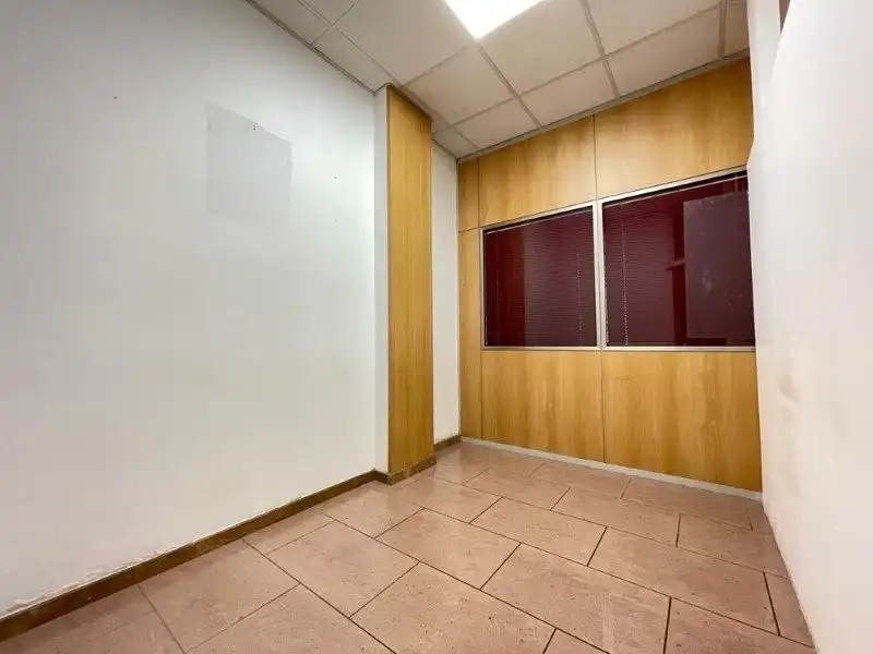 Local comercial en venda a Centre, imagen 4