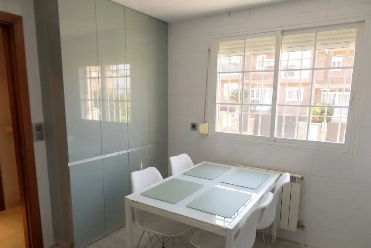 Comedor de Casa adosada en venta en Algete con Aire acondicionado, Calefacción y Jardín privado
