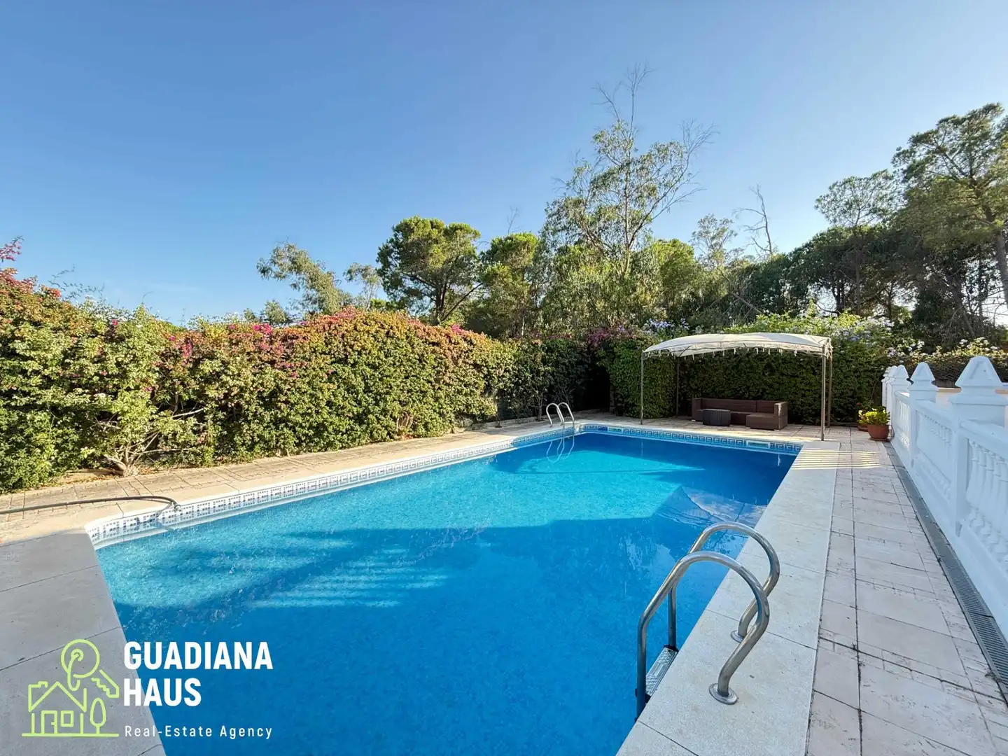 Swimming pool of Houses for sale in Isla Cristina  with Air Conditioner, Heating and Private garden