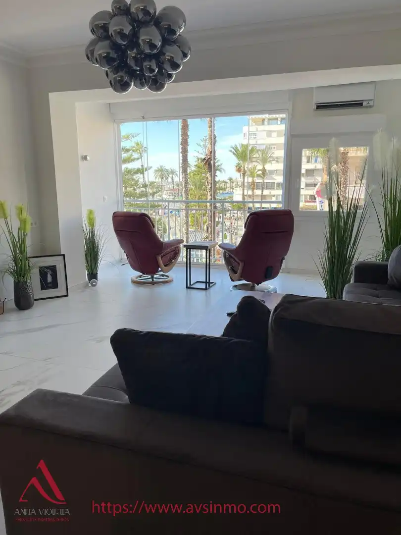 Sala d'estar de Apartament en venda en Torrevieja amb Aire condicionat, Moblat i Forn