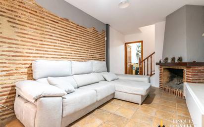 Sala d'estar de Casa o xalet en venda en Vilaplana amb Terrassa