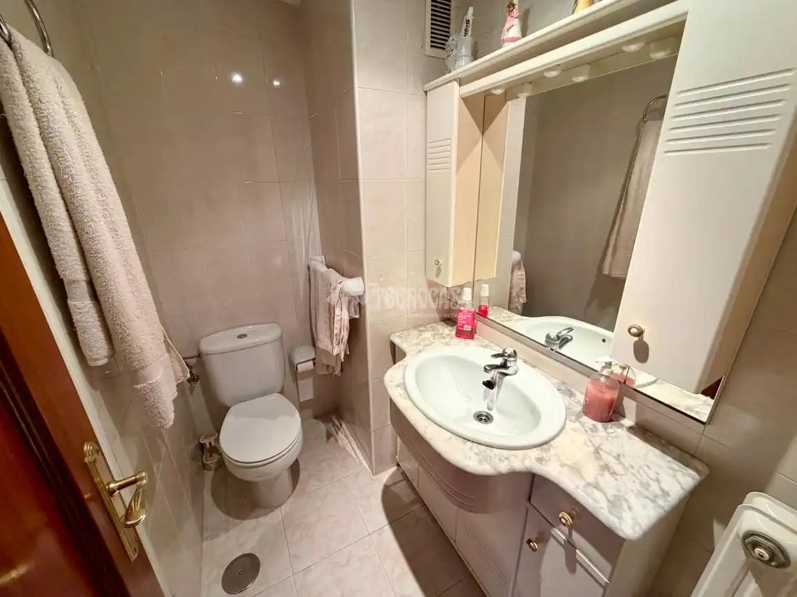 Baño de Piso en venta en León Capital  con Calefacción, Parquet y Trastero