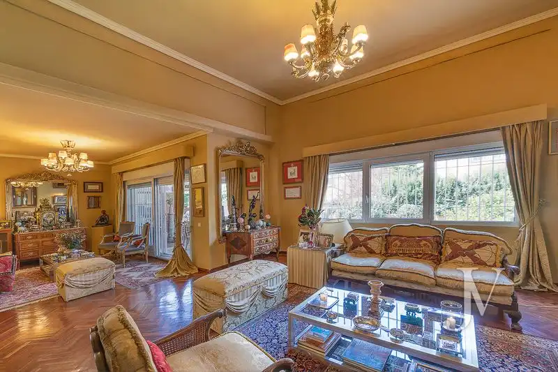 Sala d'estar de Casa adosada en venda en Madrid amb Calefacció, Jardí privat i Terrassa