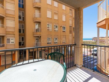 Apartament amb balcó en venda a Calle Mayor, La Mata, Spain 3