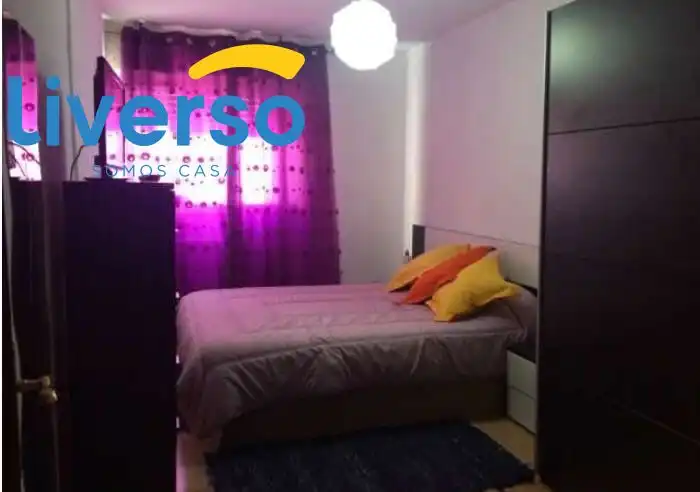 Bedroom of Flat for share in Burgos  with Furnished