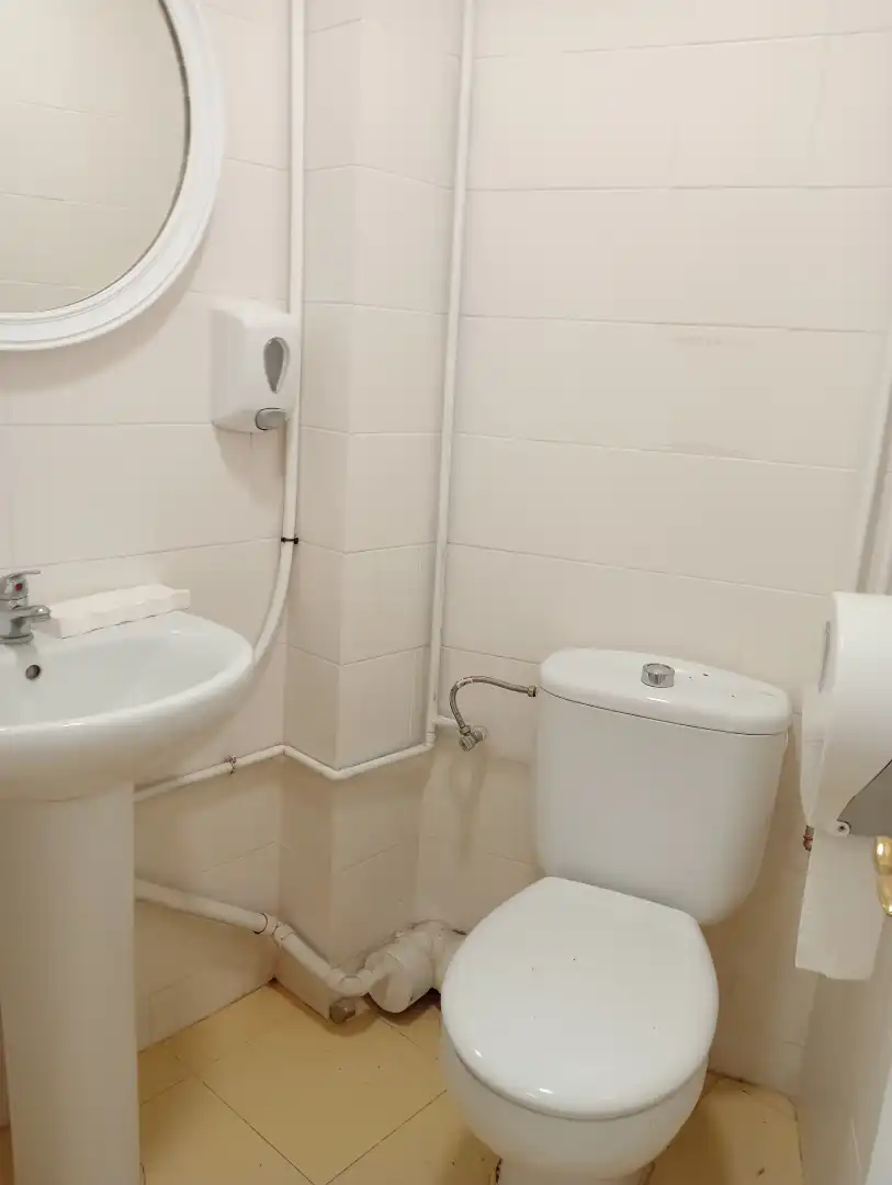 Baño de Local en venta en Valencia con Amueblado