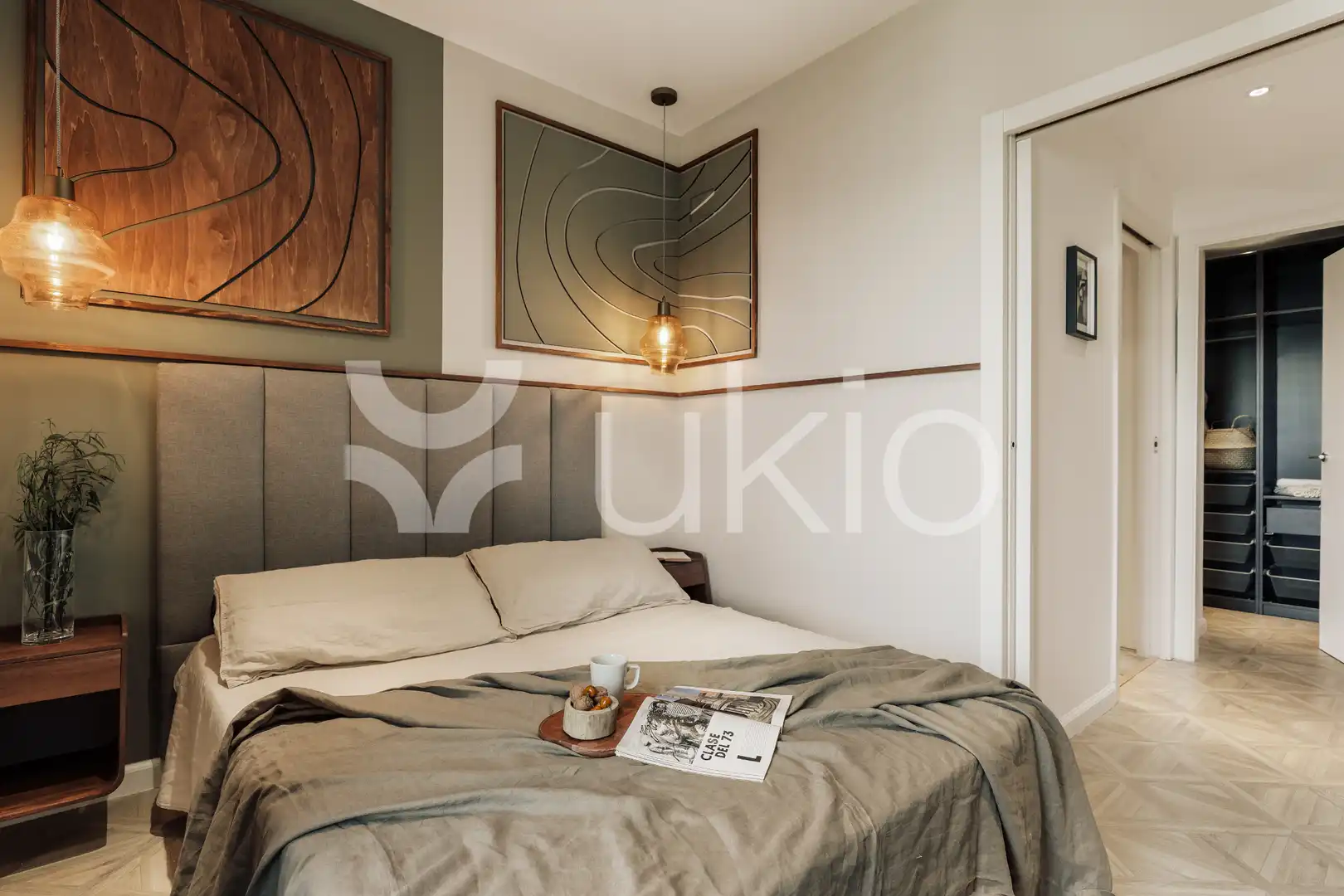 Dormitori de Apartament de lloguer en Barcelona amb Aire condicionat, Calefacció i Moblat