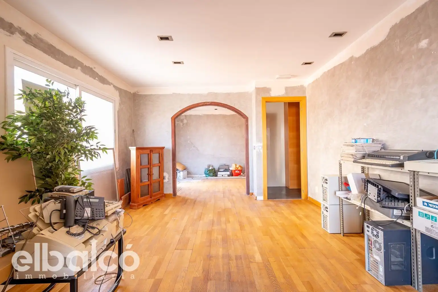 Wohnzimmer von Büro zum Verkauf in Cambrils mit Klimaanlage, Heizung und Terrasse