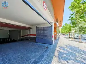 Parking de Piso en venta en Zaragoza con Calefacción, Parquet y Horno