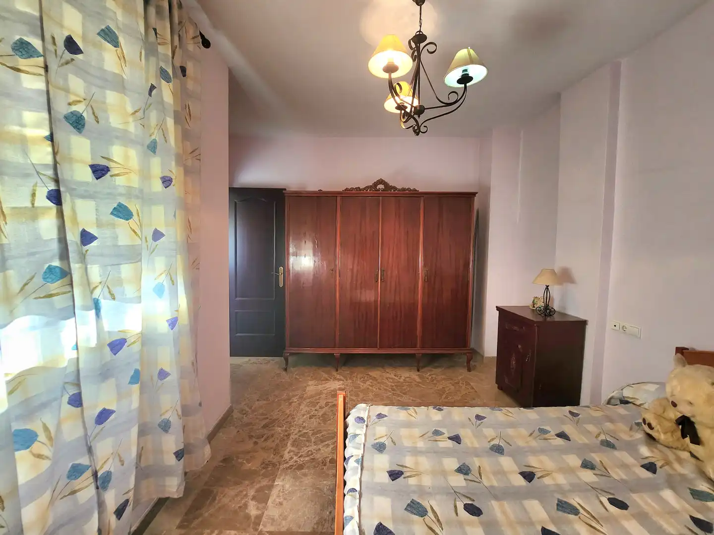 Schlafzimmer von Einfamilien-Reihenhaus zum Verkauf in Alcalá de Guadaira mit Klimaanlage, Terrasse und Abstellraum